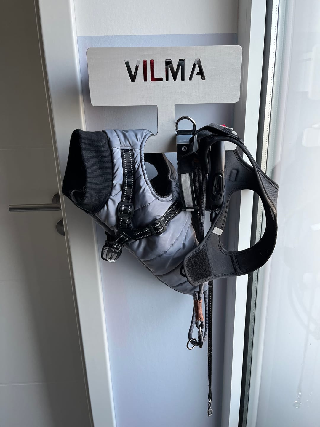 Customer photo review of PERSONALISIERUNG: Hundegarderobe L