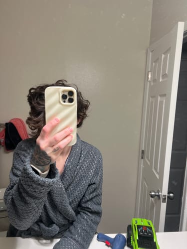 Customer photo review of 3D Solid Color Wave Pleat White iPhone Case