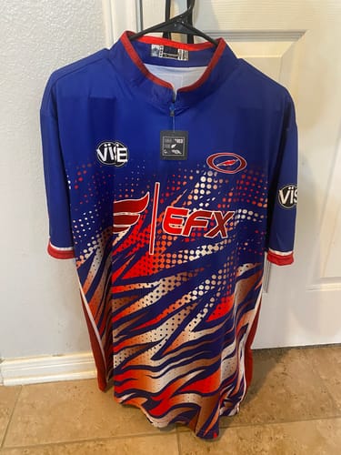 Customer photo review of DARREN TANG 2022 - COLORWAY NAVY RED