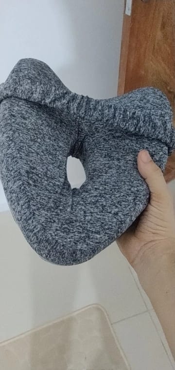 Customer photo review of Memory Foam Orthopedic Leg Cushion Pillow