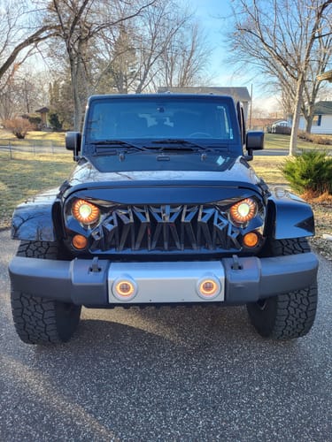 Customer photo review of Shark Grille - Glossy Black for 07-18 Wrangler JK/ JKU