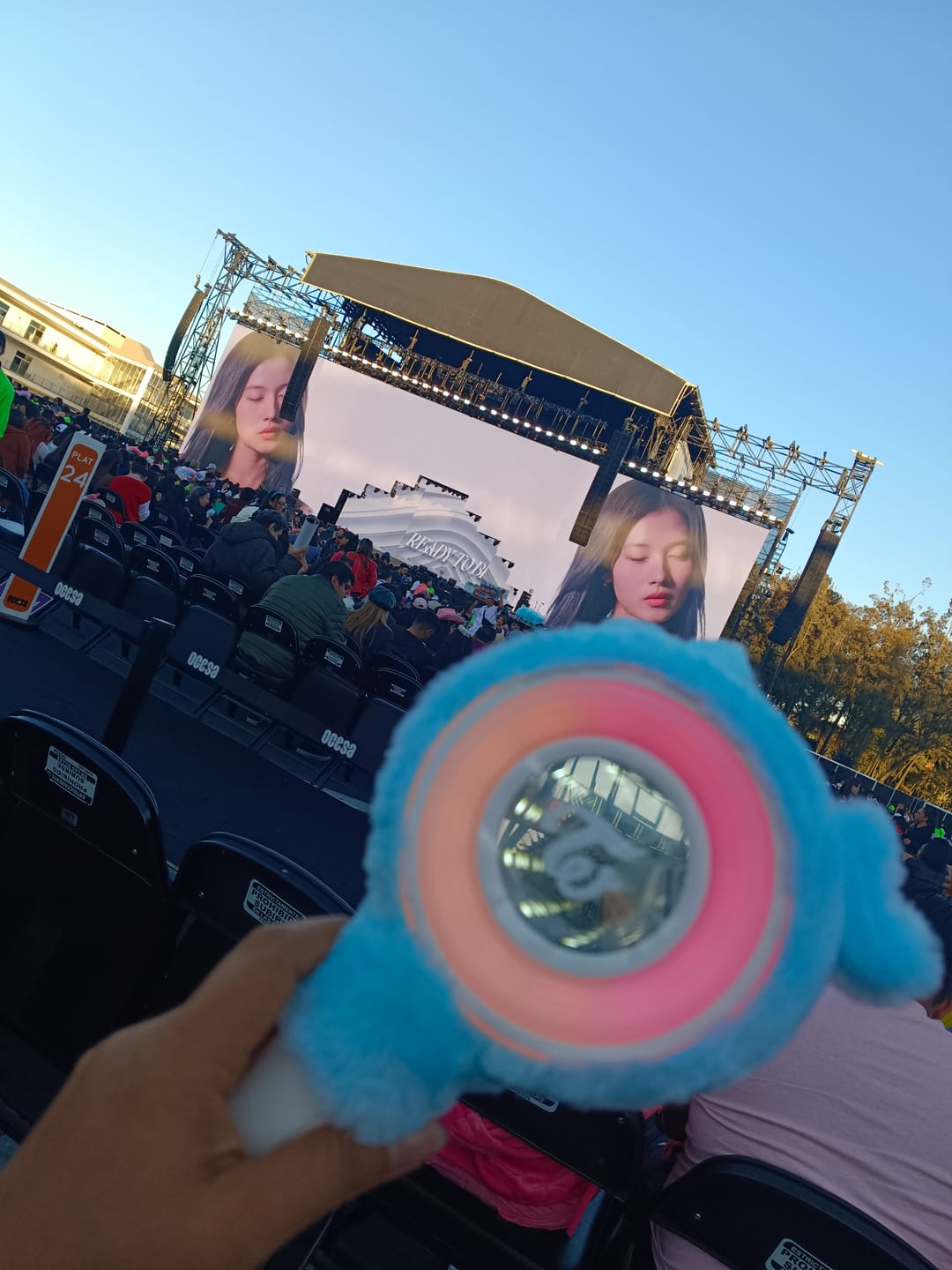 Customer photo review of TWICE - CANDYBONG ∞ OFFICIAL LIGHT STICK