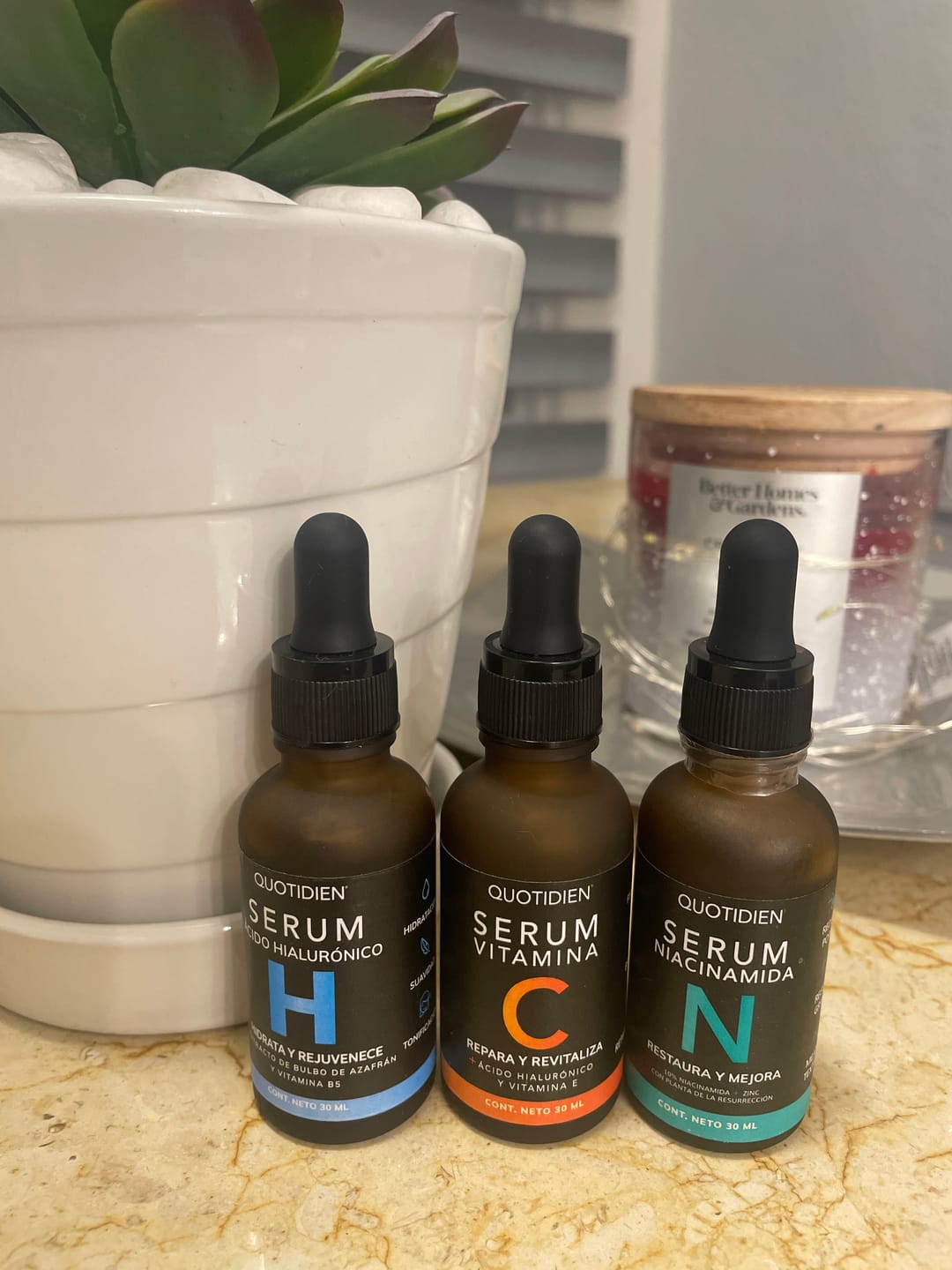 Customer photo review of Kit Los Esenciales (29% OFF) - Serum de Vitamina C 30ml + Serum de Niacinamida 30ml + Serum de Ácido Hialurónico 30ml