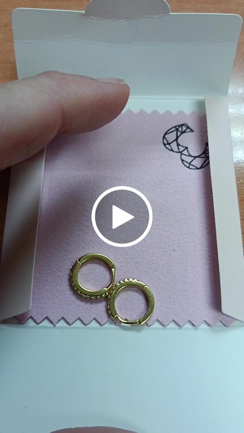 Customer video review of Pendientes Aretes Circonitas