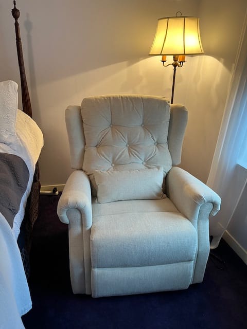 Customer photo review of 9199 Power Lift Recliner With Heat&Massage(Medium, Chenille Beige)