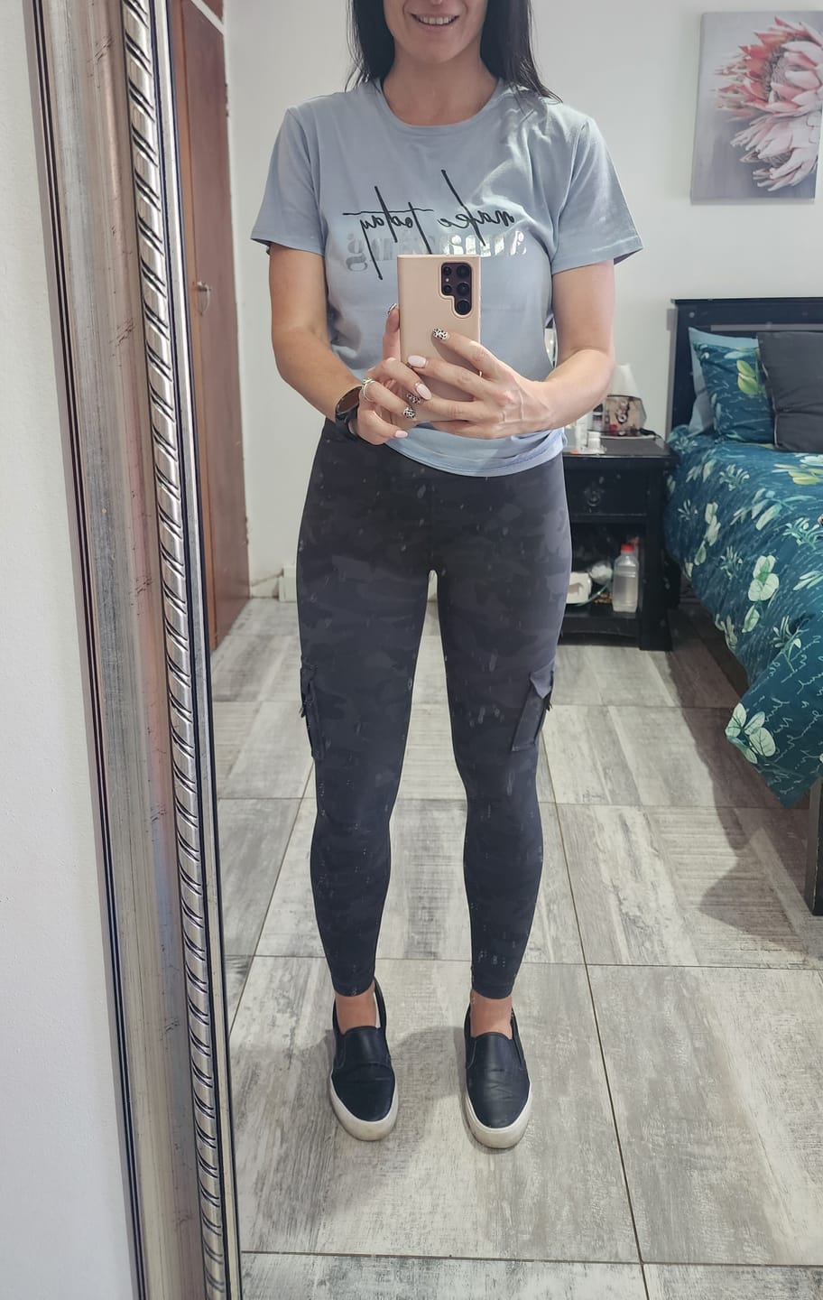 Customer photo review of Shapewear TNG Cargo Leggings -  Black Camo