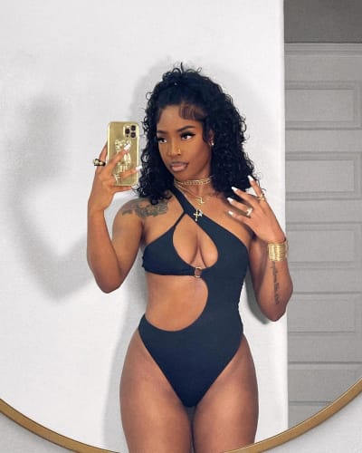 Customer photo review of Curly Wear Go Bob Wig 5x5 HD Lace Bouncy Curly Glueless Human Hair Wig