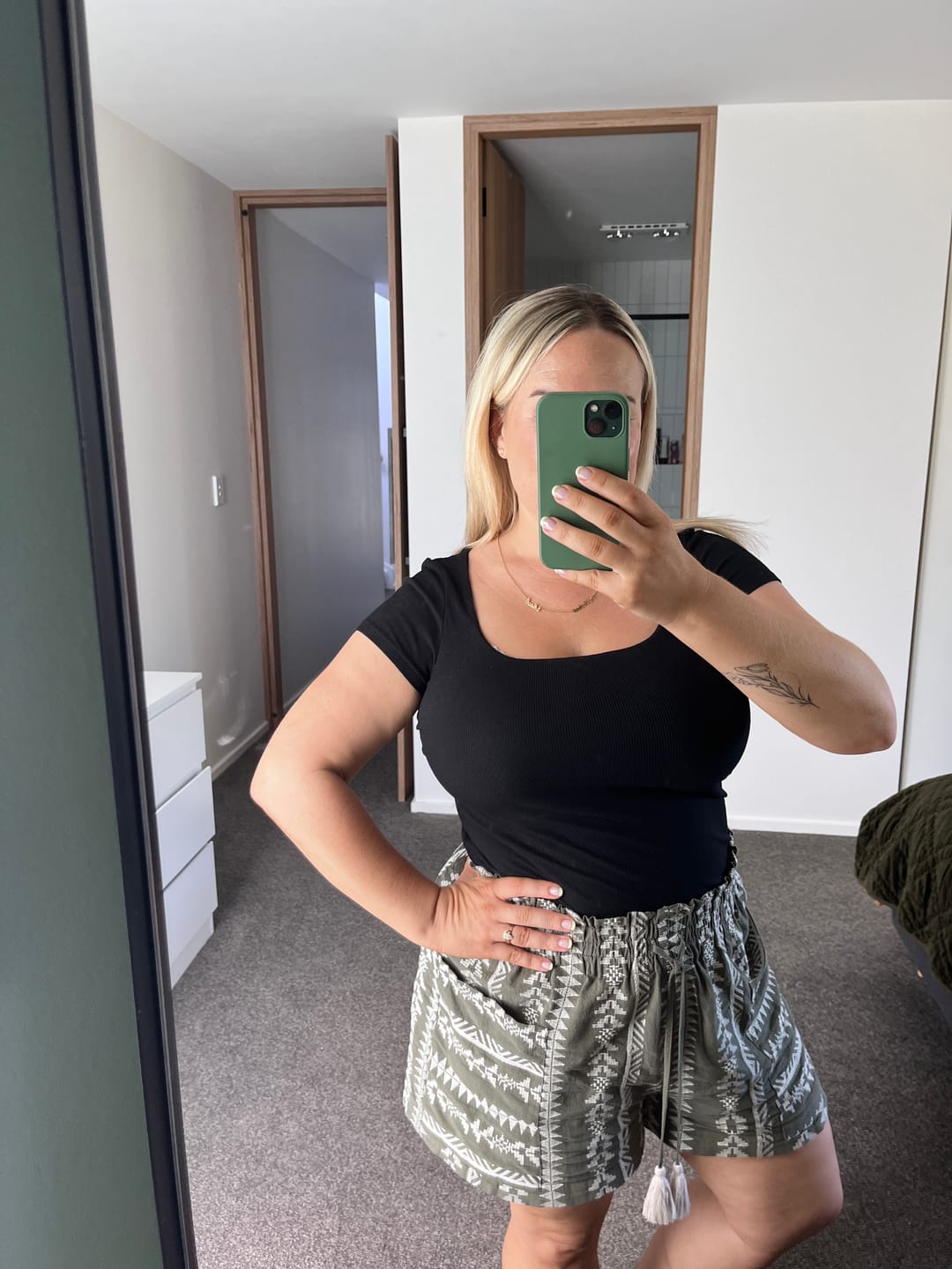 Customer photo review of Busty Basics - T-shirt