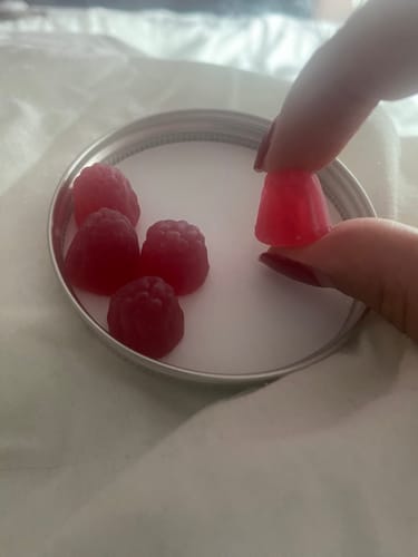 Customer photo review of Gummies Premium CBD - 2700MG