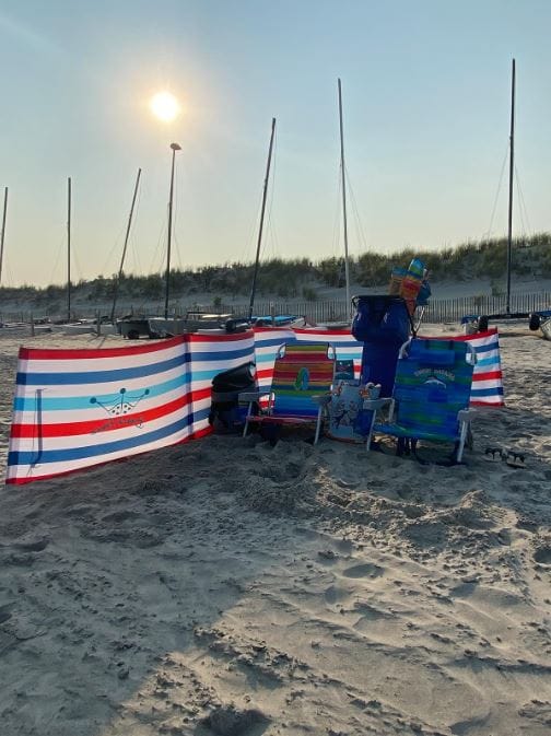 Customer photo review of ROYAL RED - 20 ft Beach Windscreen, Rubber Mallet and Carry Bag Included
