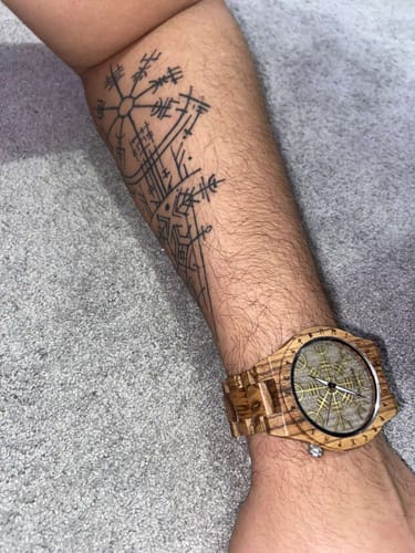 Customer photo review of MONTRE EN BOIS VIKING ÆGISHJALMUR - RUNES