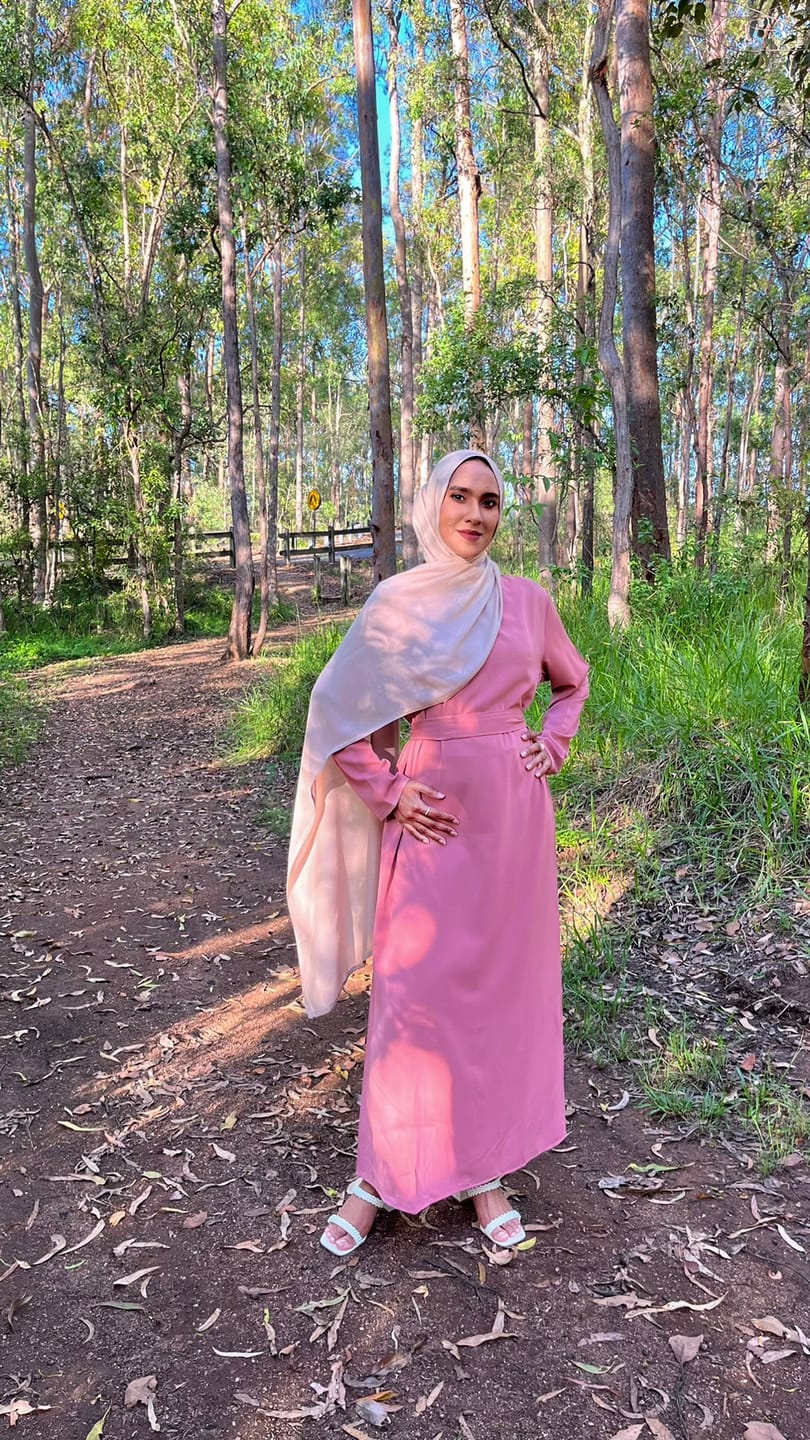 Customer photo review of Essential Abaya - Pink