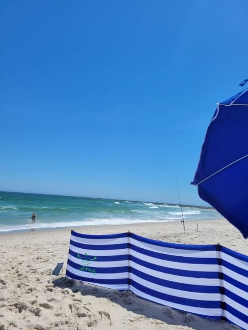 Customer photo review of ORIGINAL NAUTICAL - 20 ft Beach Windscreen, Rubber Mallet and Carry Bag Included