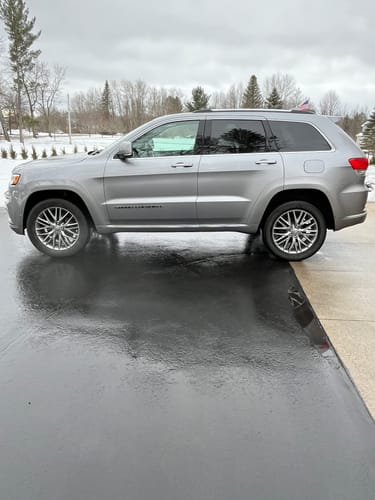 Customer photo review of 2016-2021 Jeep Grand Cherokee (WK2 Chassis) Air Suspension Conversion/Delete Kit for 4x4 3.6L V6, V8 and 3.0 Diesel Engines with Module (JC24FML)