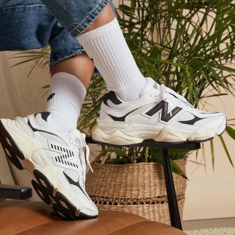 Customer photo review of New Balance 9060 'White Black' Branco e Preto