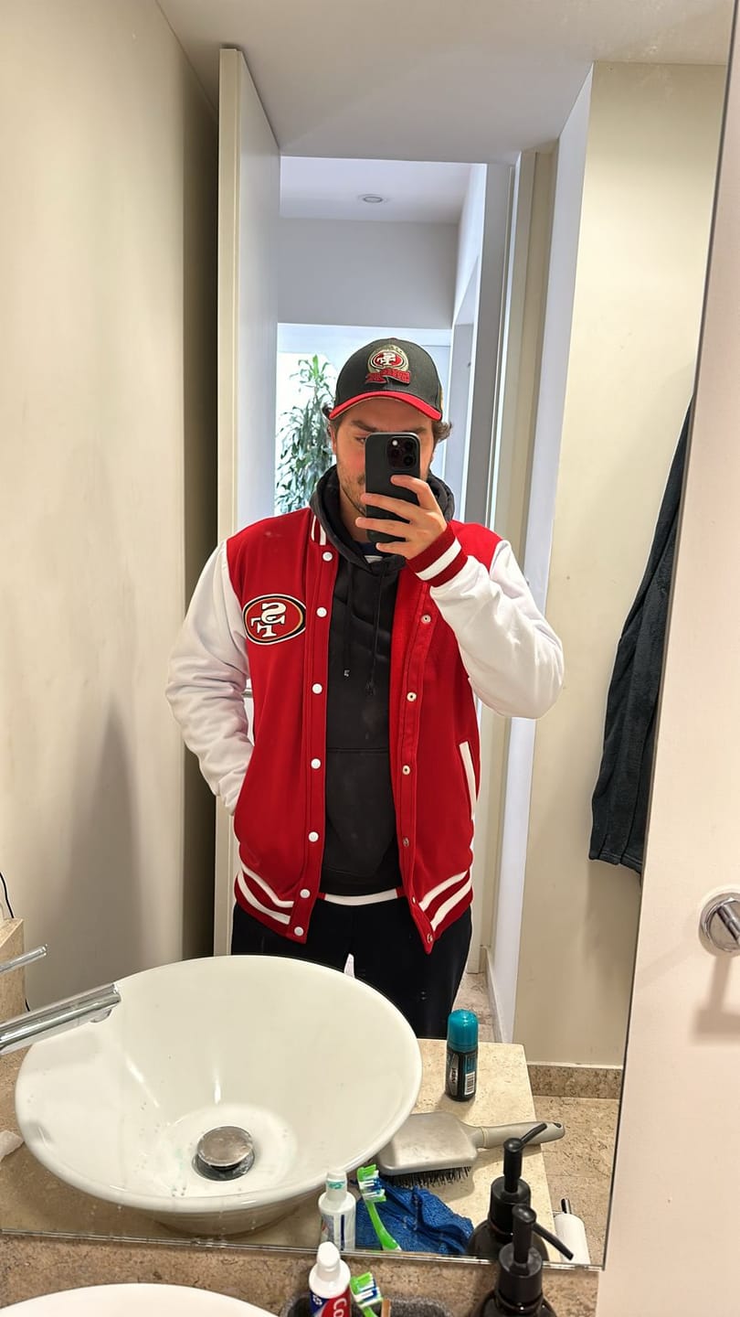 Customer photo review of Chamarra Universitaria NFL 49ers