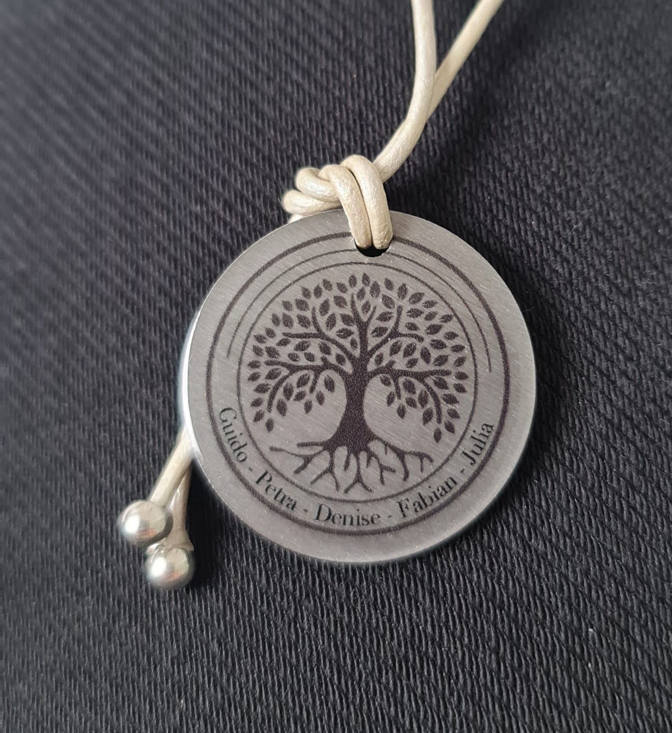 Customer photo review of personalisierbare Halskette - Lebensbaum