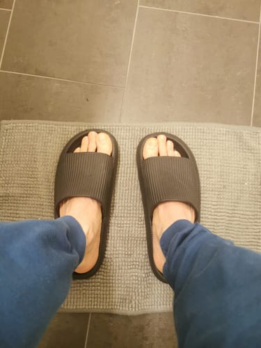 Customer photo review of Orthopädischer Hausschuh Cloudly™