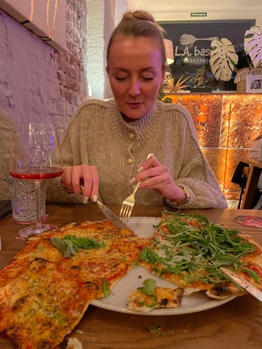 Customer photo review of Danielle Strickjacke - Taupe