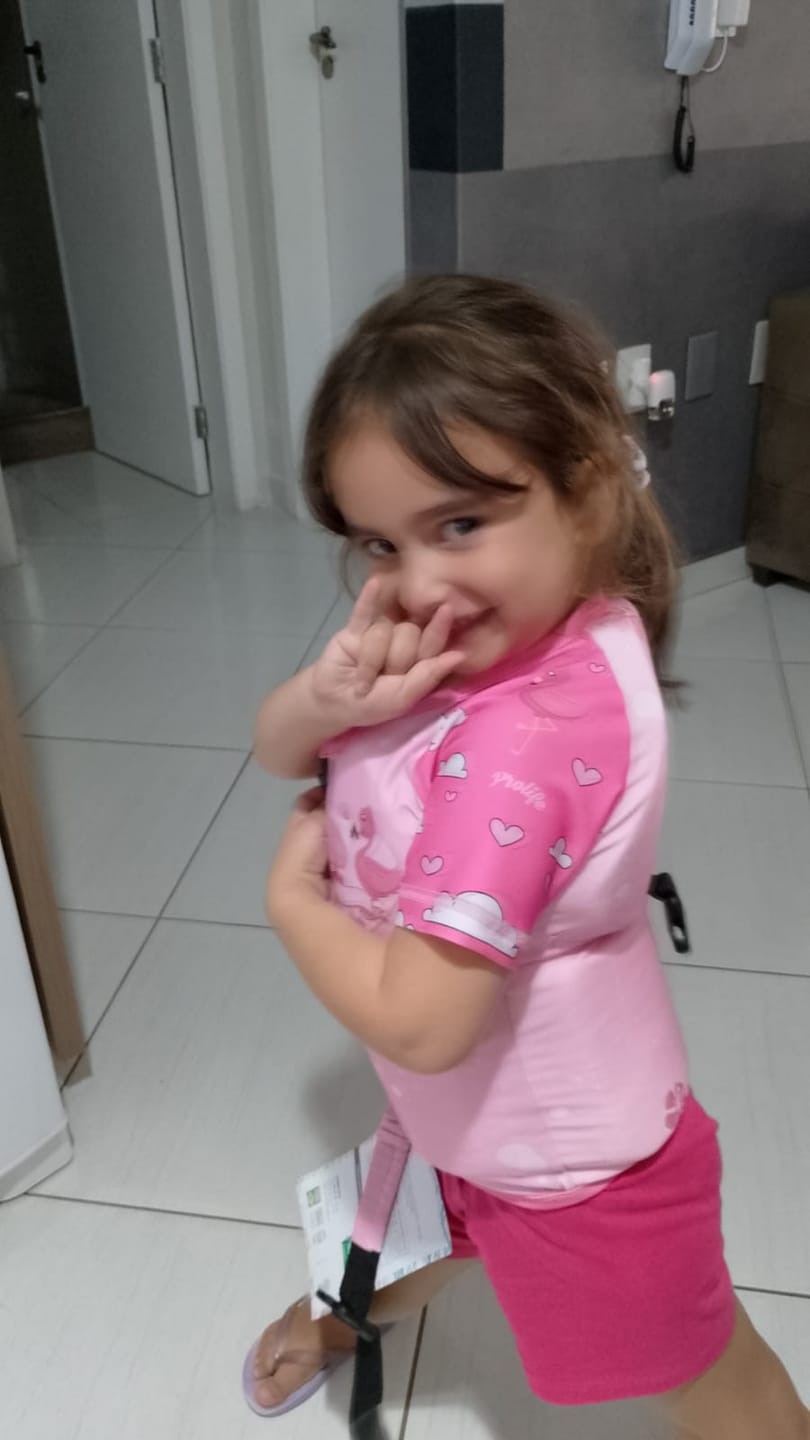 Customer photo review of Camisa Flutuadora Infantil Floater