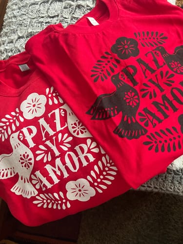 Customer photo review of Unisex Red Paz y Amor Sweatshirt
