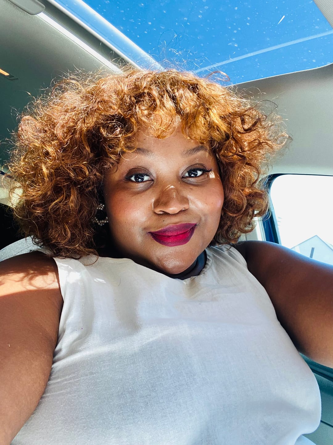 Customer photo review of Colour : Double Drawn Highlighted Curly Fringe