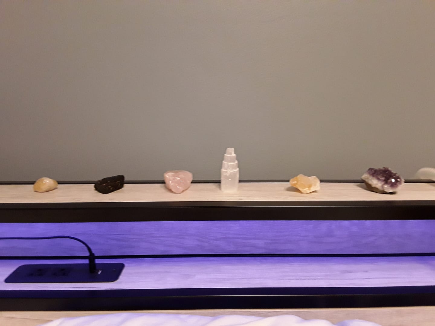 Customer photo review of 16 Natural Crystals Set for Stress and Anxiety Relief with Free Chakra Tree of Life Necklace (US Only)