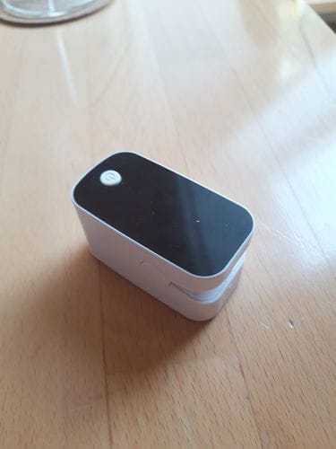 Customer photo review of Saturatiemeter / bloedzuurstofmonitor / saturatiemeter voor vingers / met OLED-display / professioneel en zeer nauwkeurig / ideaal voor gezinnen, ouderen en ziekenhuizen