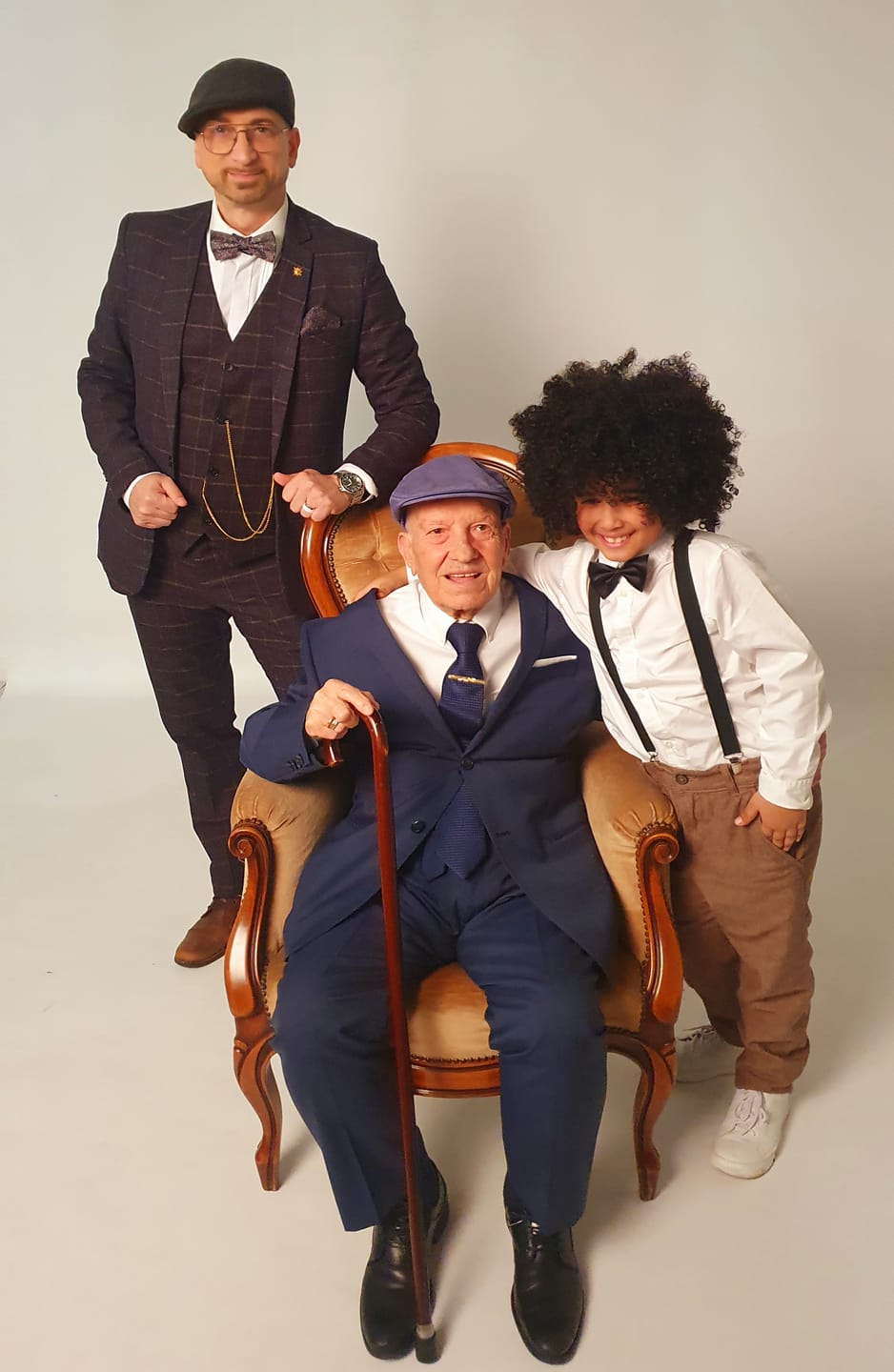 Customer photo review of Three-piece suit Shelby