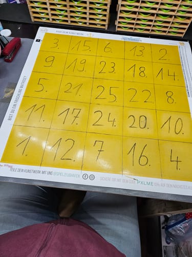Customer photo review of Mystery 2023 - Quadratisch mit AB und nachtleuchtend