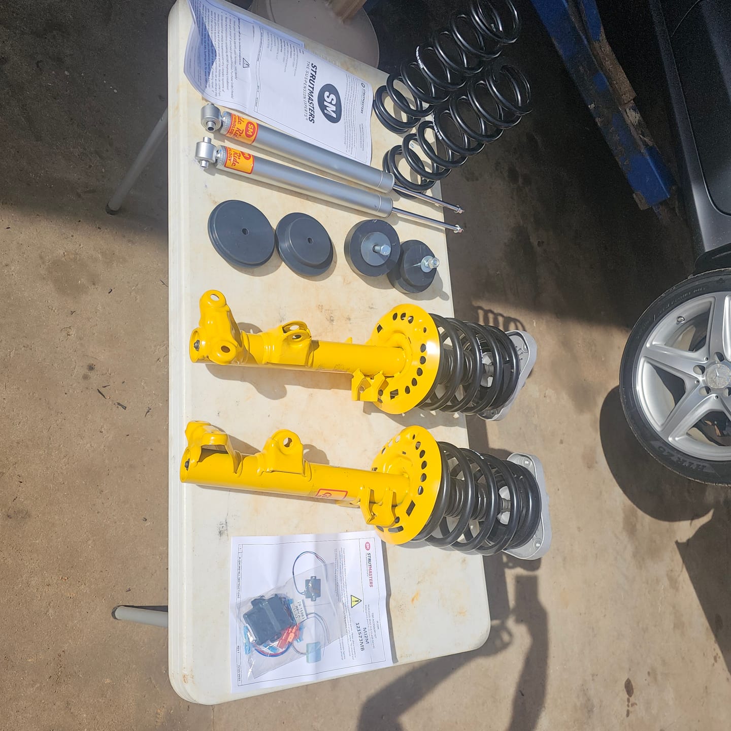 Customer photo review of 2012-2018 Mercedes-Benz CLS550 RWD Air Suspension Conversion Kit with Warning Light Fix (MJ24FM)