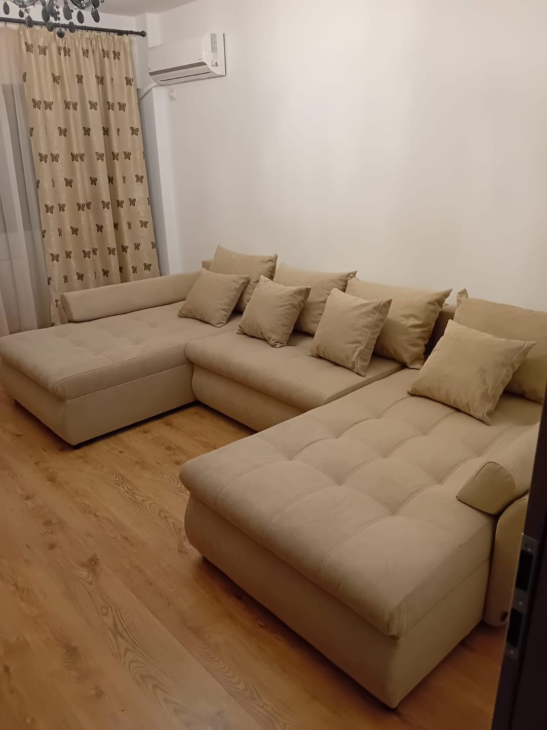 Customer photo review of Colțar extensibil cu ladă de depozitare Loana Bej U 355x185 cm