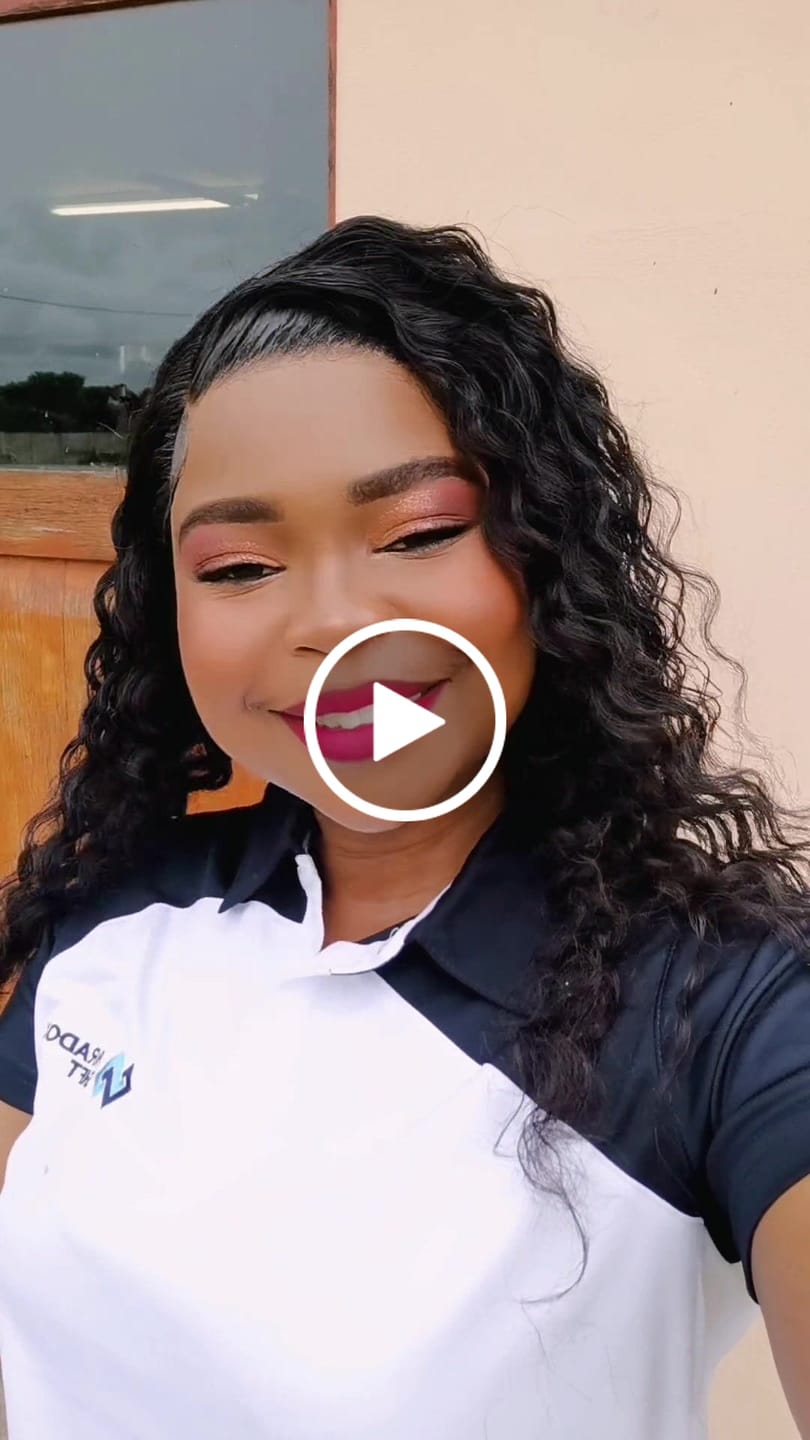 Customer video review of Gorgeous 20-inch Malaysian Long Curly Wig with Lace Closure - Premium Human Hair