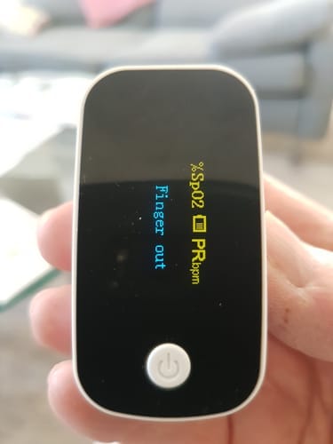 Customer photo review of Saturatiemeter / bloedzuurstofmonitor / saturatiemeter voor vingers / met OLED-display / professioneel en zeer nauwkeurig / ideaal voor gezinnen, ouderen en ziekenhuizen