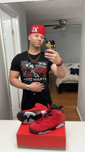 Customer photo review of Jujutsu Kaisen 'Nobara' Lightweight T-Shirt