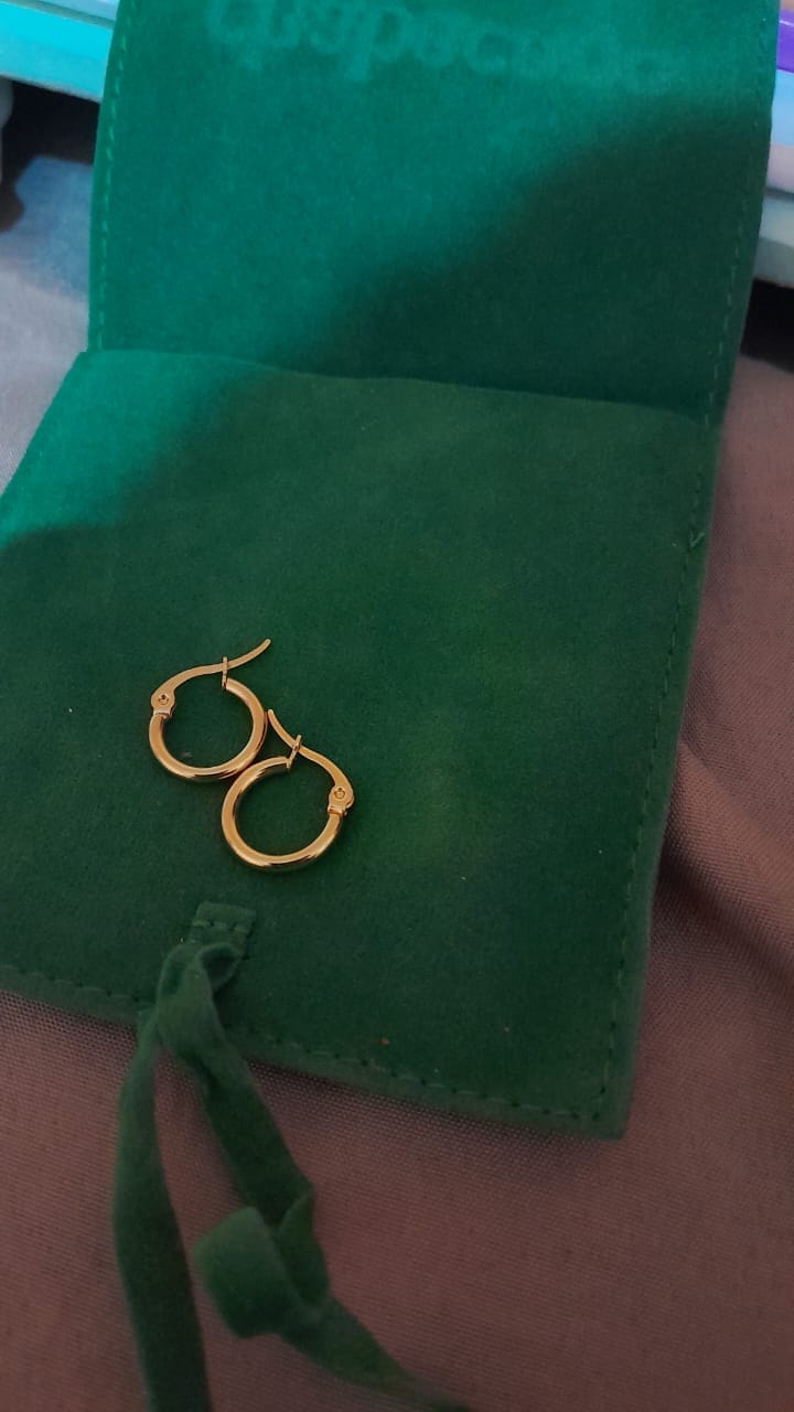 Customer photo review of Aretes Olivia