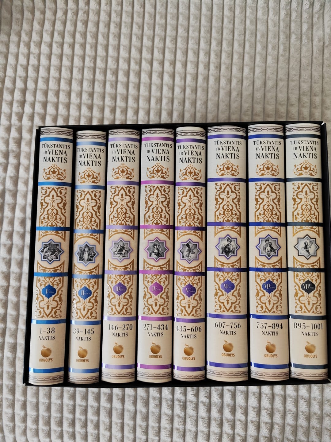 Customer photo review of Tūkstantis ir viena naktis: kolekcinis 8 tomų leidimas su iliustracijomis + dėžė!