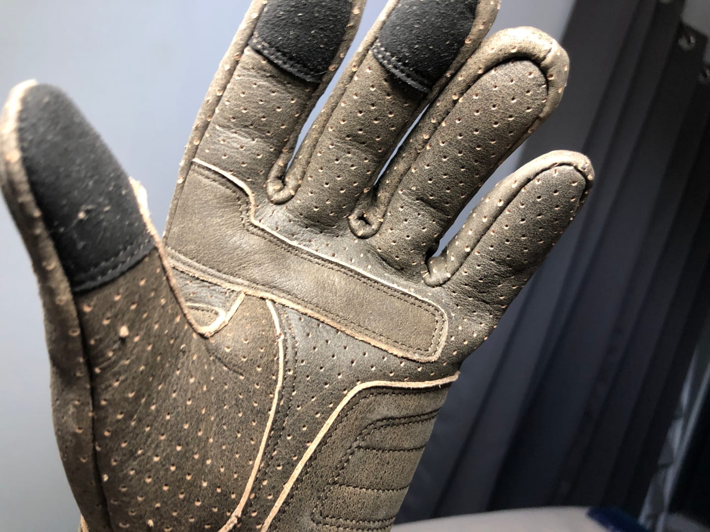 Customer photo review of Thumpa's | Short Cuff Summer Motorbike Gloves | Perforated Retro Brown Distressed Leather