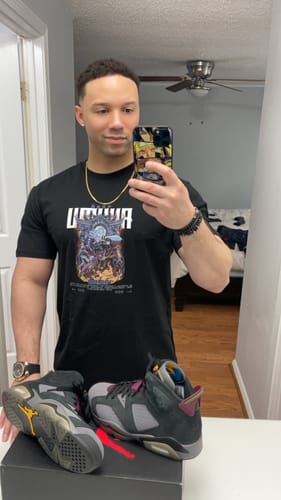 Customer photo review of Jujutsu Kaisen 'The New Vessel' Heavyweight T-Shirt