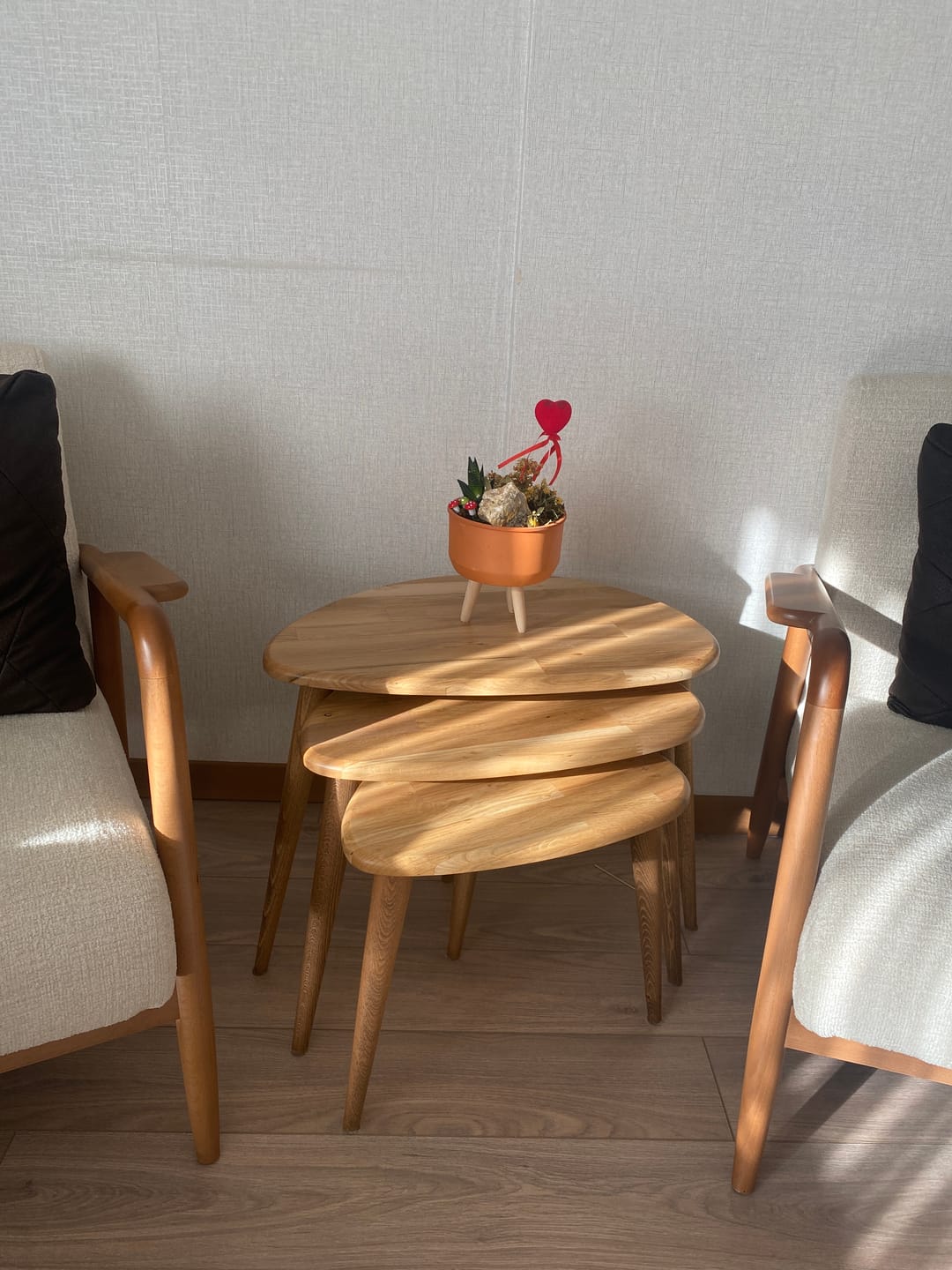 Customer photo review of Ercol Style Masif Meşe Üçlü Orta Sehpa Takımı