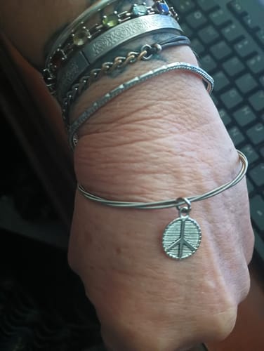 Customer photo review of PEACE SIGN – “IMAGINE”