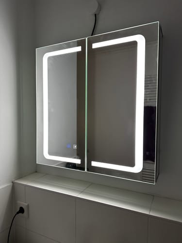 Customer photo review of SONNI Aluminum Spiegelschrank mit Beleuchtung Badezimmer verstellbare Einlegeböden wasserdicht beschlagfrei mit Touchschalter und Steckdose