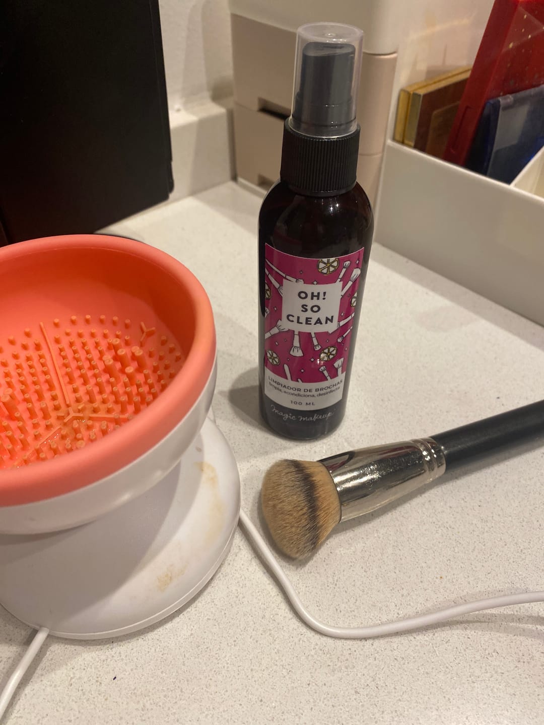 Customer photo review of ✭OH! SO CLEAN✭  limpiador instantáneo de brochas 100ml
