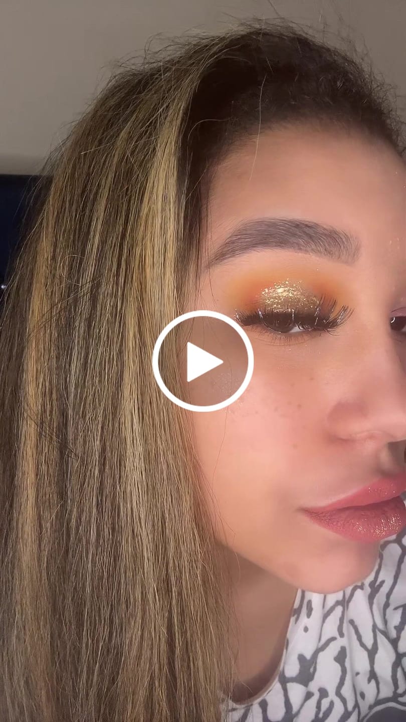 Customer video review of Chameleon Eyeshadow Flakes - Limelight