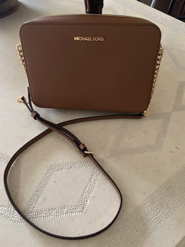 Customer photo review of Jet Set Large Saffiano Leather Crossbody Bag (LUGGAGE) - Disponivel