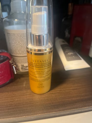 Customer photo review of SERUM FACIAL DÍA CON CÉLULAS MADRE DE ALGODÓN + ÁCIDO HIALURÓNICO