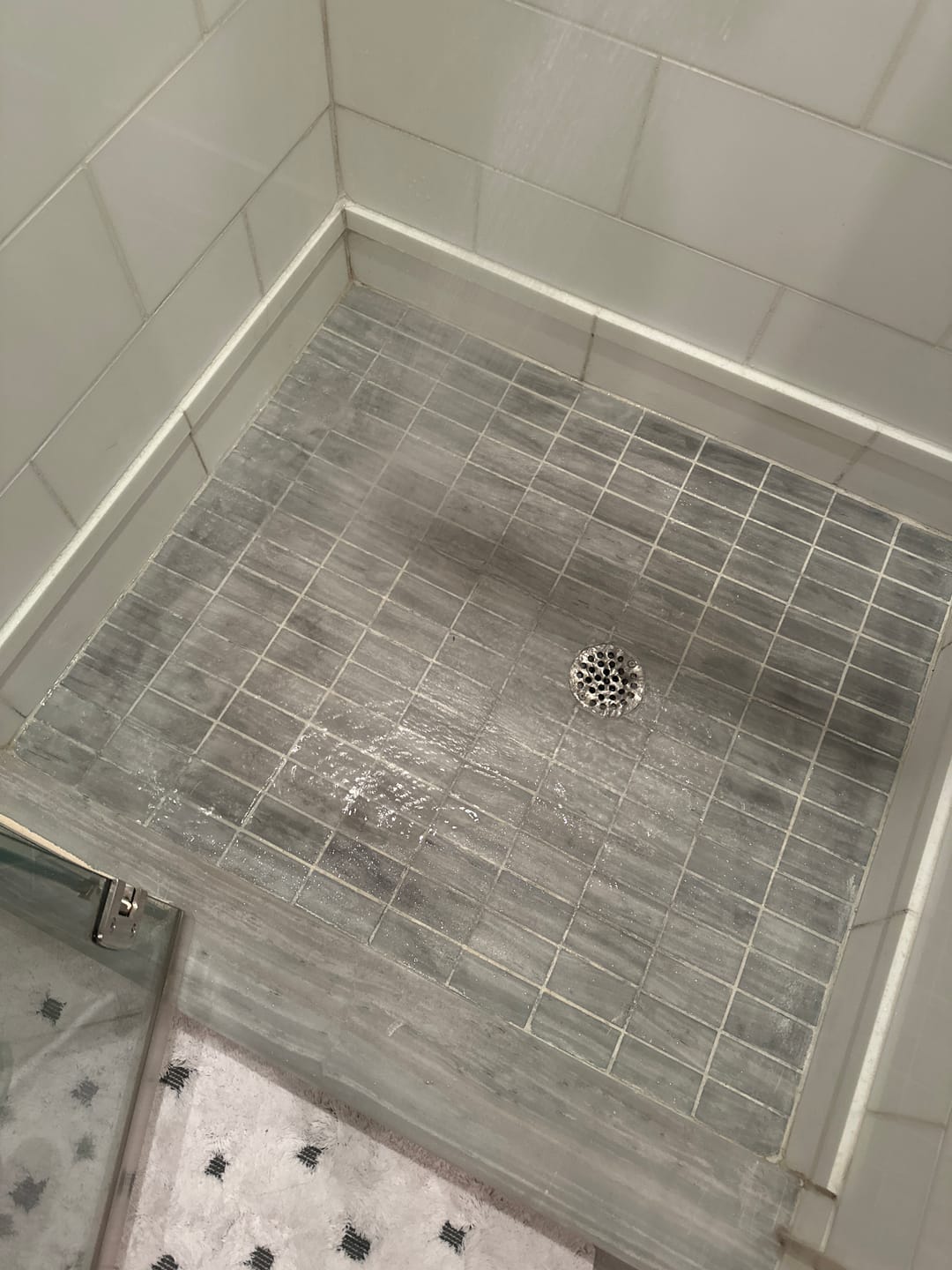 Customer photo review of GLASSGUARD™ Miracle Mold Removal Gel