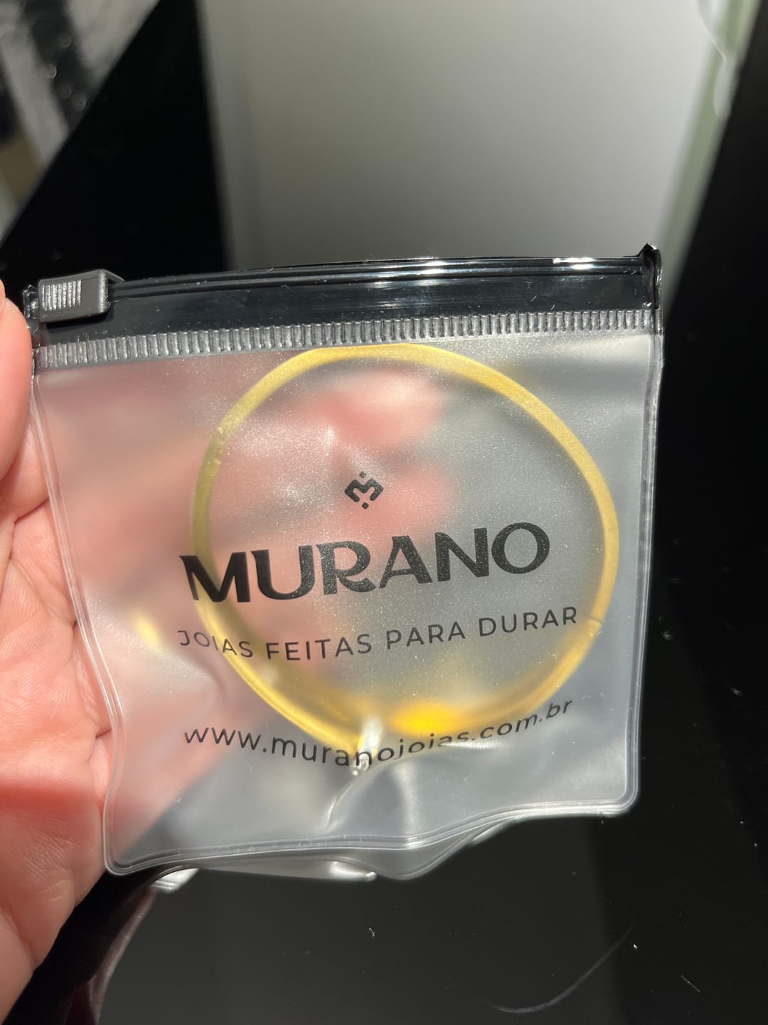 Customer photo review of Bracelete Prego Zircônias Banhado em Ouro 18K
