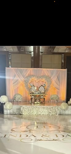Customer photo review of 8ft White Rose Flower Wall Romantic Atmosphere Heart Shaped Wedding Decoration Indoor