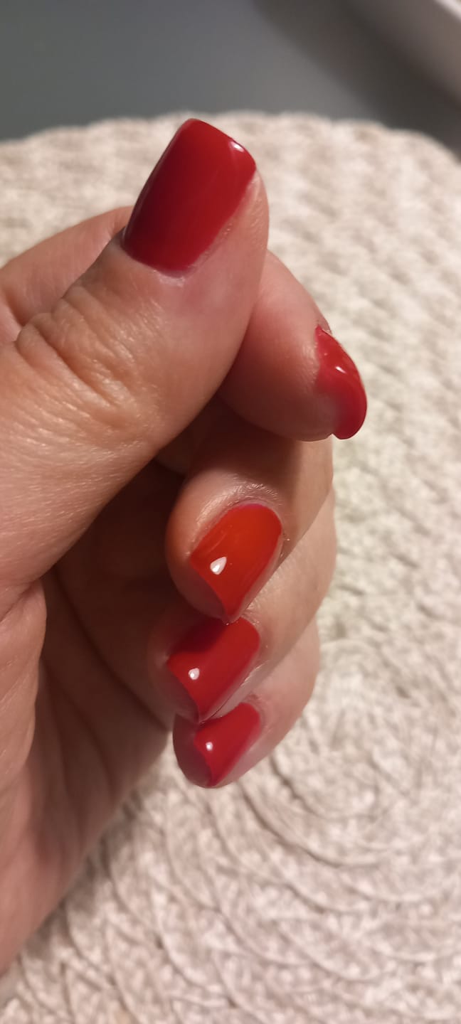 Customer photo review of Smalto Semipermanente LCI -  Rosso Chanel